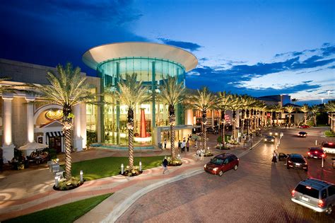 crocs millenia mall